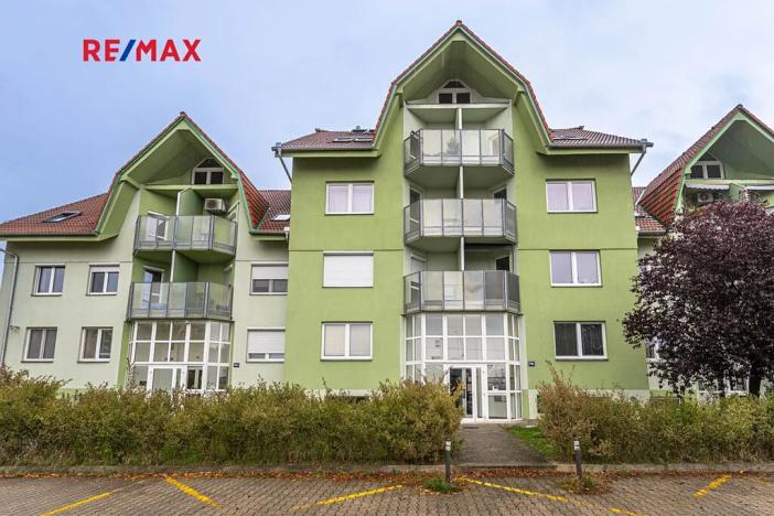 Pronájem bytu 2+kk, Praha - Kbely, Semilská, 69 m2