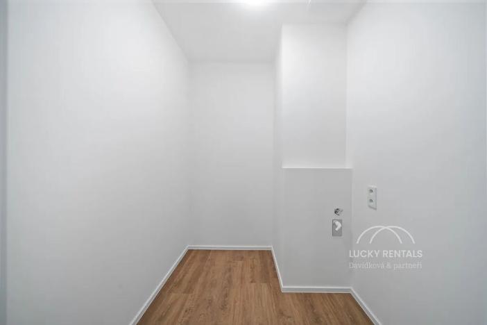 Pronájem bytu 1+kk, Praha - Chodov, Líbalova, 27 m2