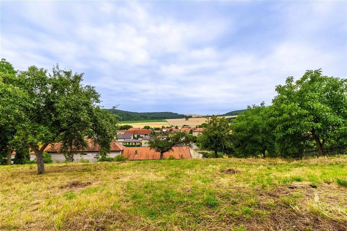 Prodej pozemku, Měňany, 1643 m2