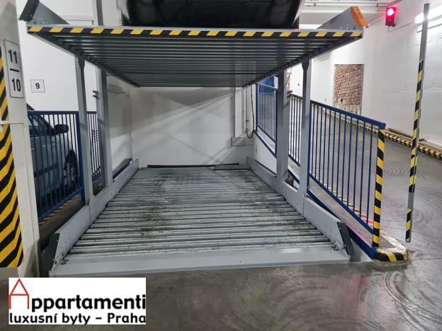 Pronájem garážového stání, Praha - Nové Město, Štěpánská, 15 m2