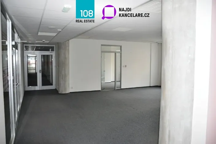 Pronájem kanceláře, Praha - Holešovice, Na Maninách, 1044 m2