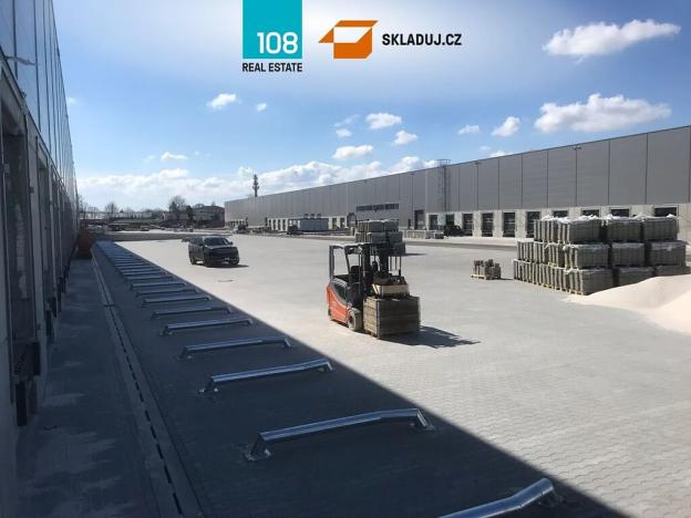 Pronájem skladu, Pardubice, Nádražní, 8000 m2