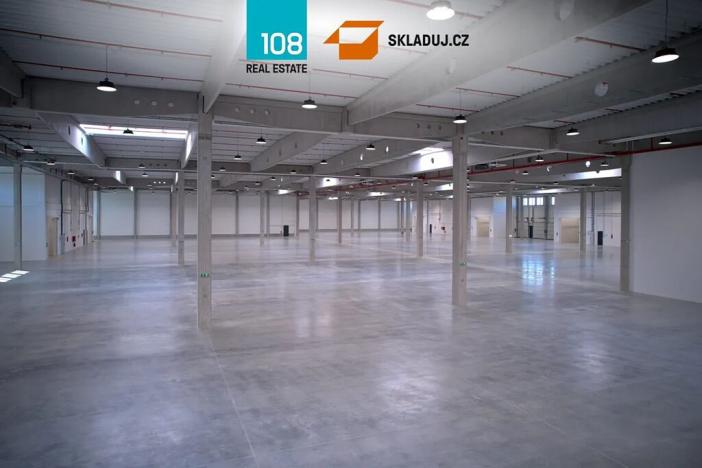 Pronájem skladu, Mikulov, Nádražní, 1000 m2