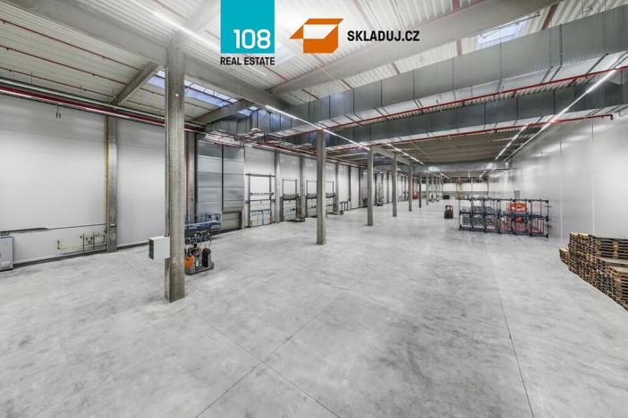 Pronájem skladu, Hrušky, 18000 m2