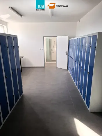 Pronájem skladu, Pardubice, Dělnická, 2200 m2