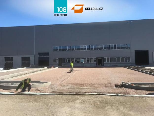 Pronájem skladu, Pardubice, Nádražní, 2500 m2