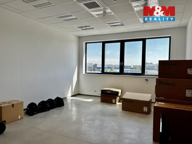 Pronájem obchodního prostoru, Nupaky, Komerční, 829 m2