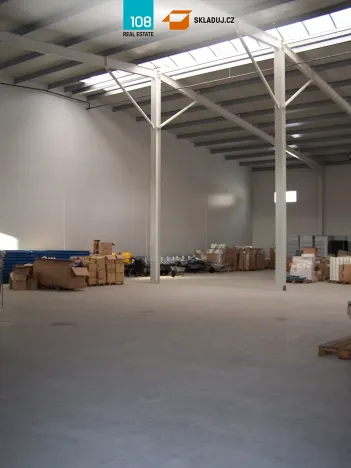 Pronájem skladu, Mírová, 878 m2