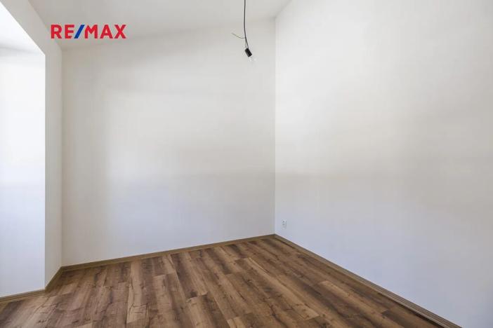 Prodej atypického bytu, Svoboda nad Úpou, Nádražní, 44 m2