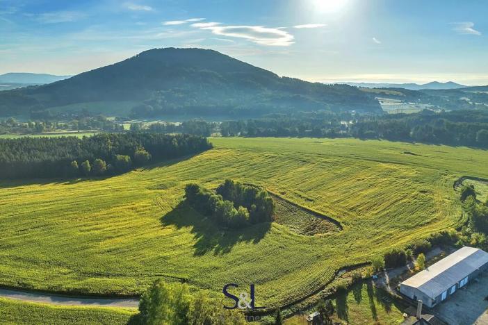Prodej komerčního pozemku, Brniště, 13896 m2