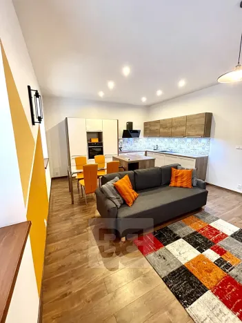 Pronájem bytu 3+kk, Praha - Kobylisy, Na pěšinách, 77 m2