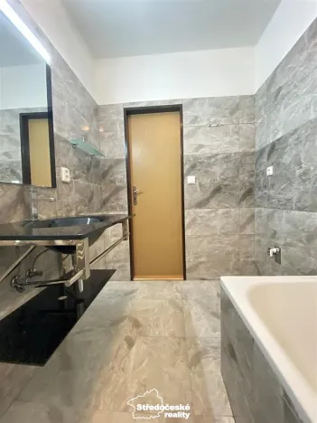 Pronájem bytu 1+kk, Praha - Horní Počernice, Na nové silnici, 30 m2