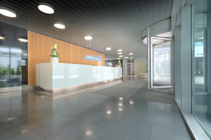 Pronájem kanceláře, Praha - Smíchov, Radlická, 208 m2