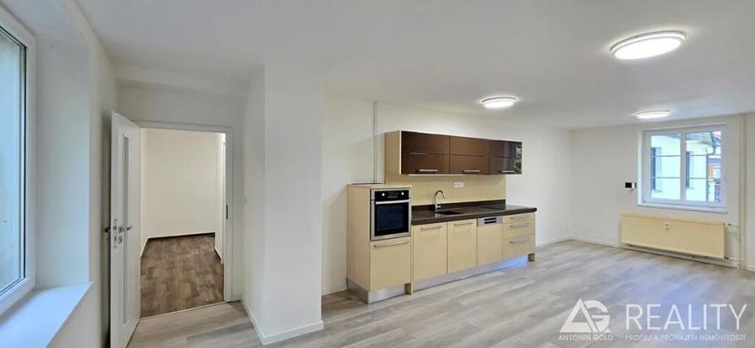 Prodej bytu 3+kk, Praha - Hlubočepy, Pod Žvahovem, 100 m2