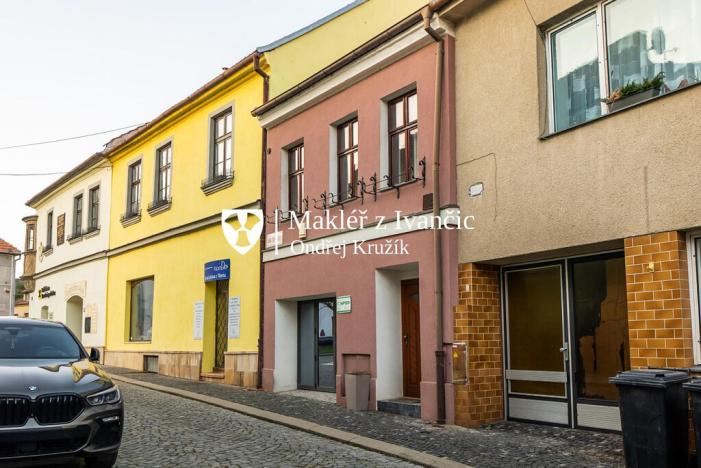 Prodej rodinného domu, Ivančice, Jana Schwarze, 178 m2