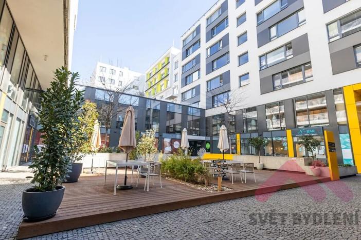 Pronájem kanceláře, Praha - Karlín, Sokolovská, 289 m2