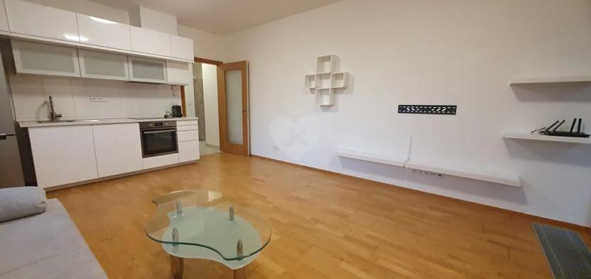Pronájem bytu 2+kk, Praha - Holešovice, Dělnická, 64 m2