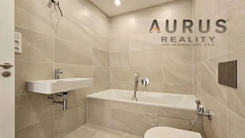 Pronájem bytu 2+kk, Praha - Nusle, Bělehradská, 60 m2