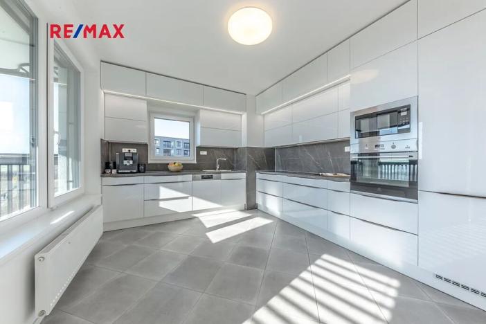 Prodej bytu 4+kk, Praha - Ruzyně, Stočesova, 101 m2