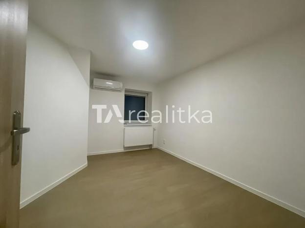 Pronájem bytu 3+1, Ostrava, Keramická, 85 m2