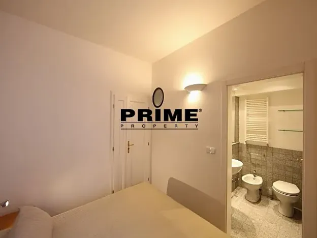 Pronájem bytu 3+1, Praha - Malá Strana, Hroznová, 73 m2