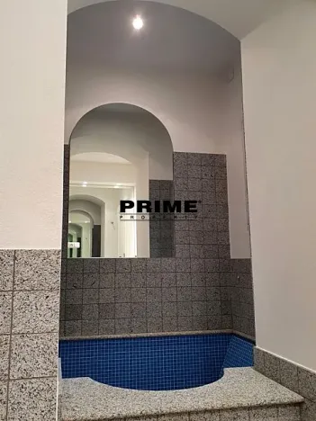 Pronájem bytu 3+1, Praha - Malá Strana, Hroznová, 73 m2