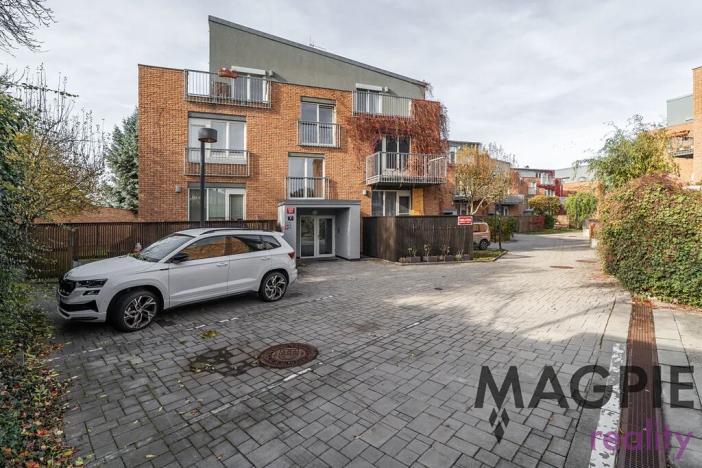 Prodej bytu 2+kk, Praha - Uhříněves, Karla Zicha, 37 m2