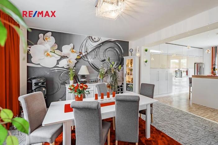 Prodej vícegeneračního domu, České Velenice, Komenského, 247 m2