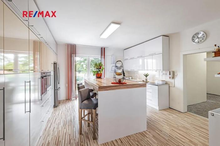 Prodej vily, České Velenice, Komenského, 247 m2