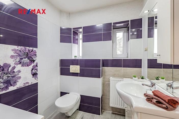 Prodej rodinného domu, České Velenice, Komenského, 247 m2