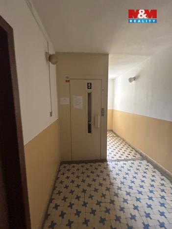 Pronájem bytu 1+kk, Ústí nad Labem - Krásné Březno, Obvodová, 31 m2