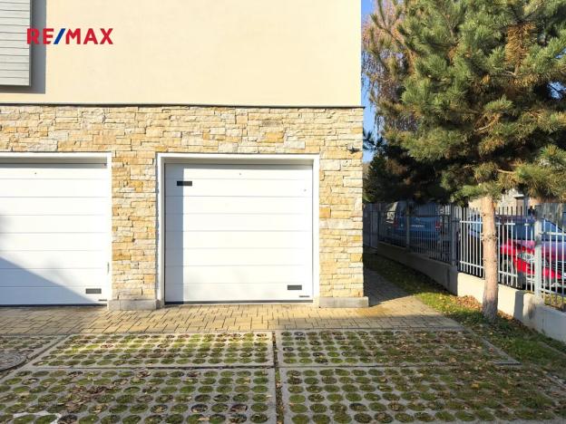 Pronájem bytu 3+kk, Praha - Lysolaje, Lysolajské údolí, 70 m2