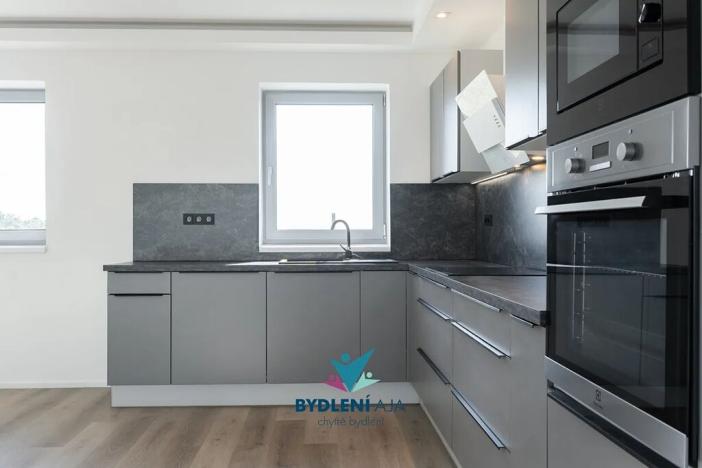 Prodej rodinného domu, Dubí, V Aleji, 206 m2