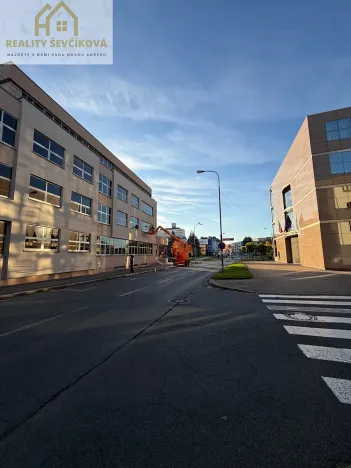 Pronájem obchodního prostoru, Hradec Králové, Hořická, 127 m2