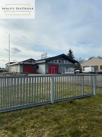 Pronájem obchodního prostoru, Hradec Králové, Vlčkovická, 700 m2