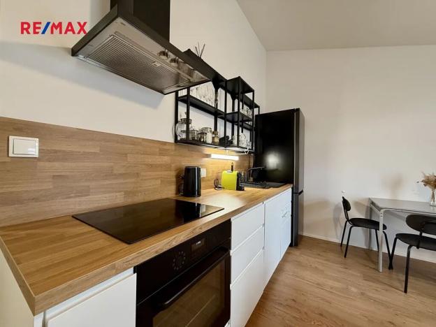 Pronájem bytu 2+kk, Praha - Nusle, Sinkulova, 39 m2