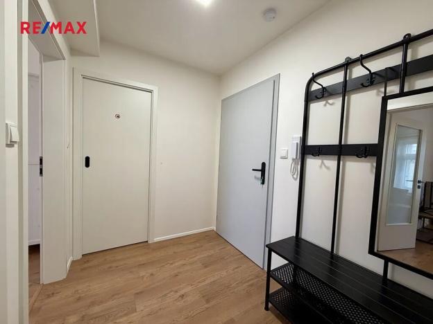 Pronájem bytu 2+kk, Praha - Nusle, Sinkulova, 39 m2