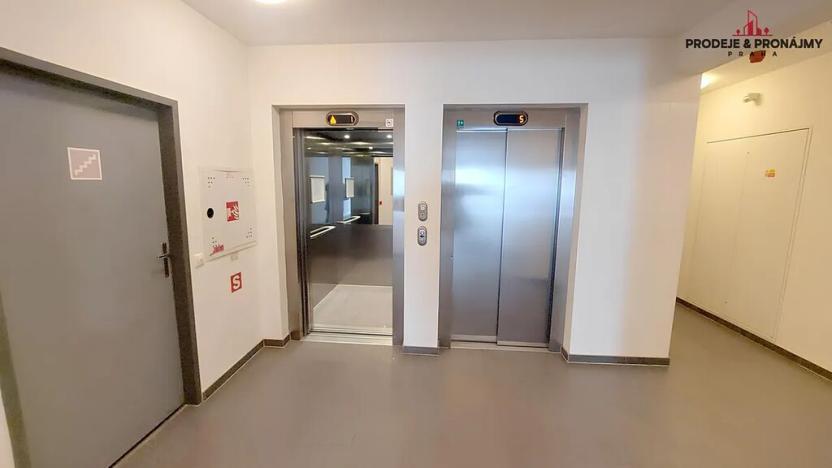 Prodej bytu 2+kk, Praha - Stodůlky, Nárožní, 52 m2