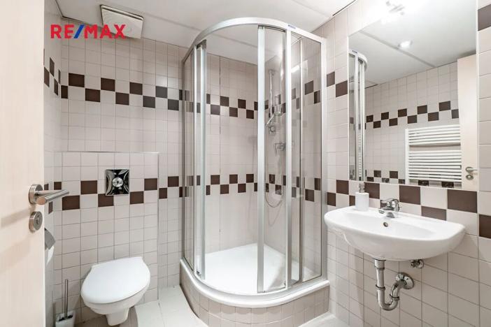 Pronájem kanceláře, Praha - Smíchov, Kováků, 103 m2