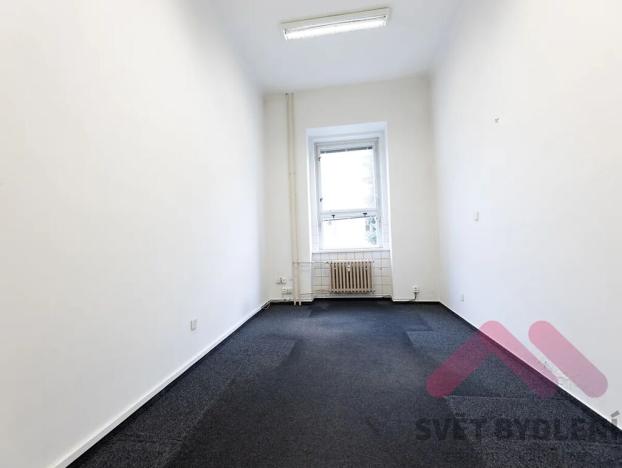 Pronájem kanceláře, Praha - Karlín, Peckova, 212 m2