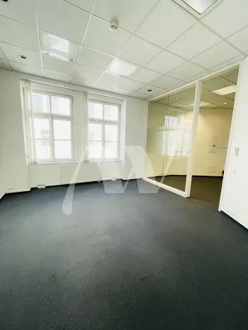 Pronájem kanceláře, Praha - Nové Město, Lazarská, 142 m2