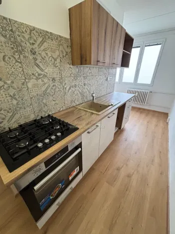 Pronájem bytu 2+1, Hrádek, 1. máje, 53 m2