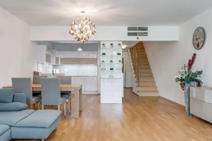 Prodej bytu 6+kk a větší, Praha - Žižkov, Ke kapslovně, 226 m2