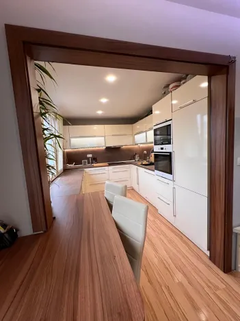 Prodej bytu 2+1, Karlovy Vary, Maďarská, 61 m2