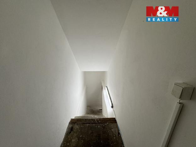 Pronájem výrobních prostor, Hostomice, Tyršovo náměstí, 220 m2