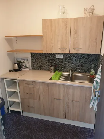 Pronájem kanceláře, Praha - Kyje, Vajgarská, 216 m2