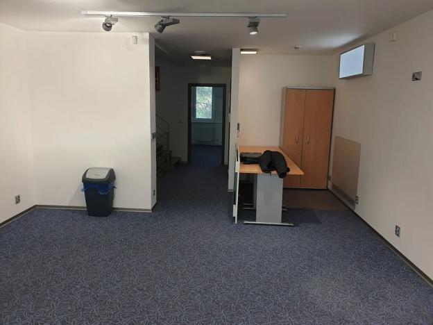 Pronájem kanceláře, Praha - Kyje, Vajgarská, 216 m2