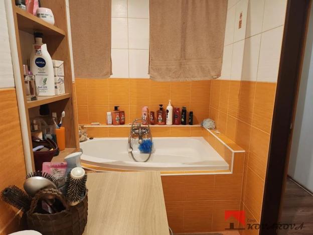 Prodej bytu 2+1, Klášterec nad Ohří, Družstevní, 62 m2