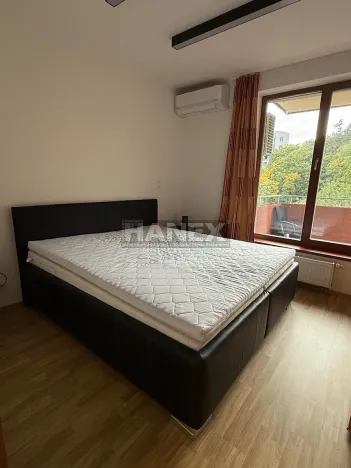 Pronájem bytu 2+kk, Praha - Smíchov, Na Zatlance, 67 m2