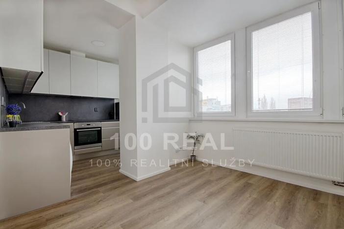 Pronájem bytu 2+kk, Hradec Králové, Průmyslová, 39 m2